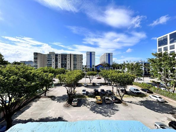 5050 NW 7th St 401, Miami FL 33126