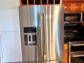 5050 NW 7th St 401, Miami FL 33126