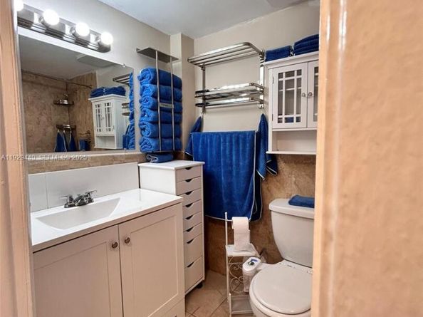 5050 NW 7th St 401, Miami FL 33126