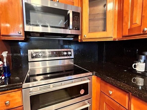 5050 NW 7th St 401, Miami FL 33126