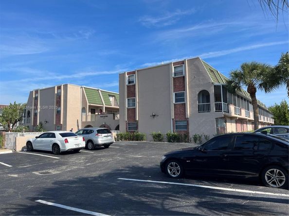 1100 SE 4th Ave 10, Deerfield Beach FL 33441