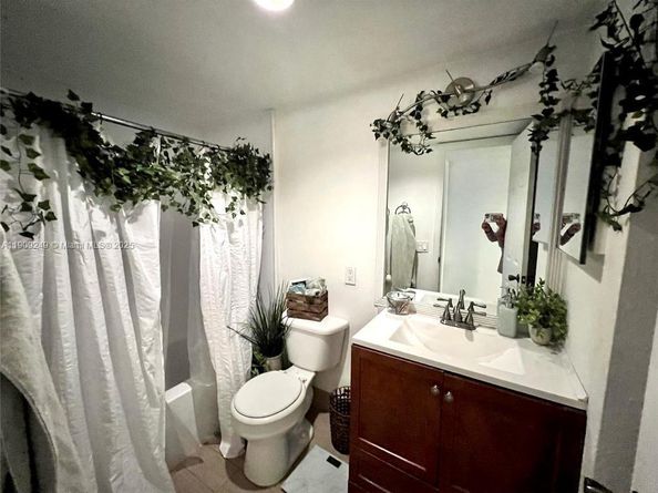 1100 SE 4th Ave 10, Deerfield Beach FL 33441