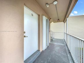 6580 Santona St A16, Coral Gables FL 33146