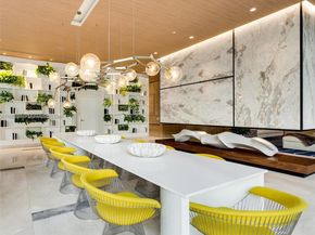 55 SW 9th St 2305, Miami FL 33130