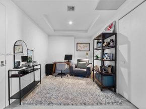 55 SW 9th St 2305, Miami FL 33130