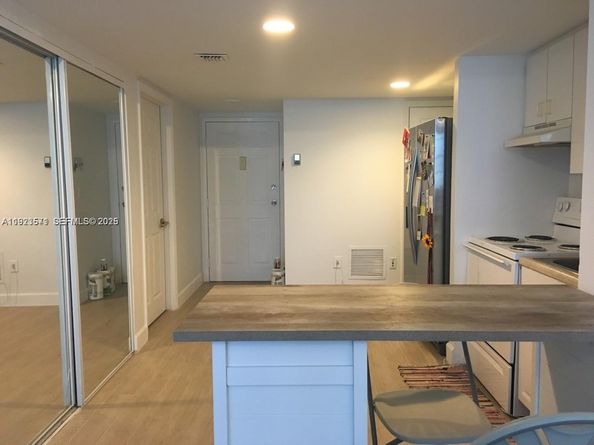 999 Brickell Bay Dr 209, Miami FL 33131