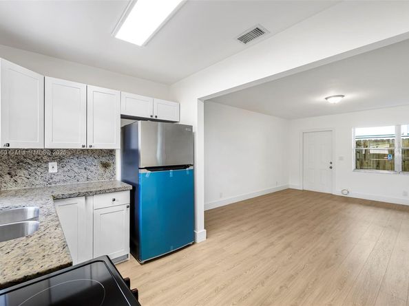 2033 Dewey St, Hollywood FL 33020