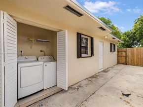 2033 Dewey St, Hollywood FL 33020