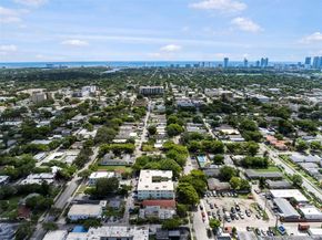 2033 Dewey St, Hollywood FL 33020