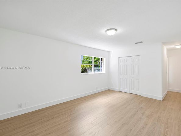 2033 Dewey St, Hollywood FL 33020