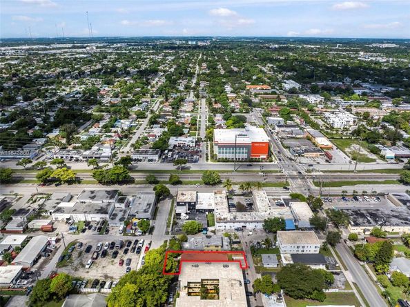 2033 Dewey St, Hollywood FL 33020