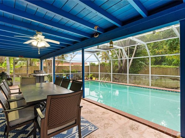 17600 SW 91st Ave, Palmetto Bay FL 33157