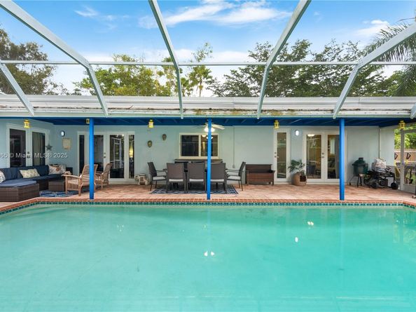 17600 SW 91st Ave, Palmetto Bay FL 33157