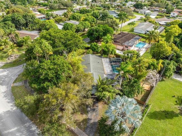 17600 SW 91st Ave, Palmetto Bay FL 33157