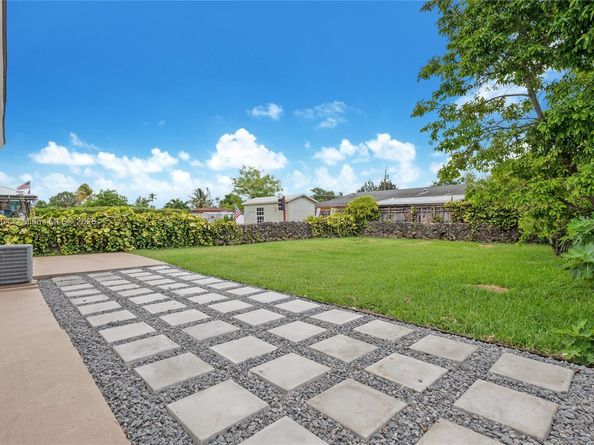 2811 SW 65th Ave, Miami FL 33155