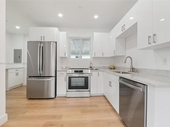 2811 SW 65th Ave, Miami FL 33155