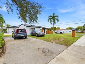 5666 Mayo St, Hollywood FL 33023