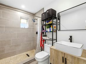 5666 Mayo St, Hollywood FL 33023