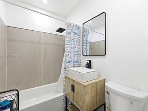 5666 Mayo St, Hollywood FL 33023