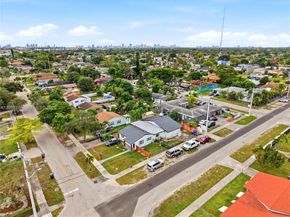 5666 Mayo St, Hollywood FL 33023