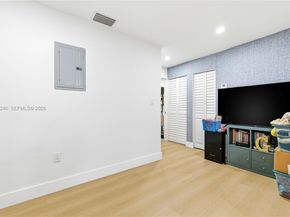 5666 Mayo St, Hollywood FL 33023