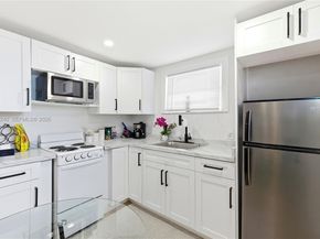 5666 Mayo St, Hollywood FL 33023