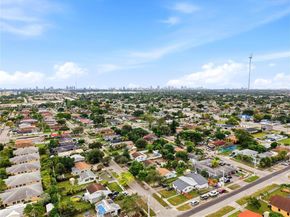 5666 Mayo St, Hollywood FL 33023