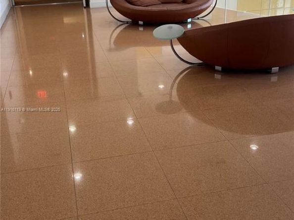 2775 NE 187th St 227, Aventura FL 33180