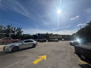 3660 NE 166th St 215, North Miami Beach FL 33160