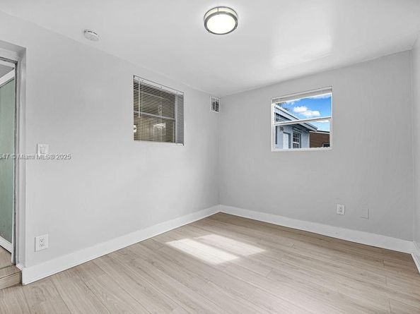 730 N 64th Ave, Hollywood FL 33024