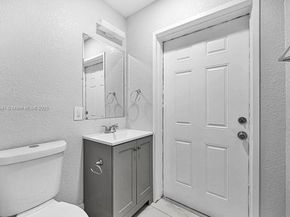 730 N 64th Ave, Hollywood FL 33024