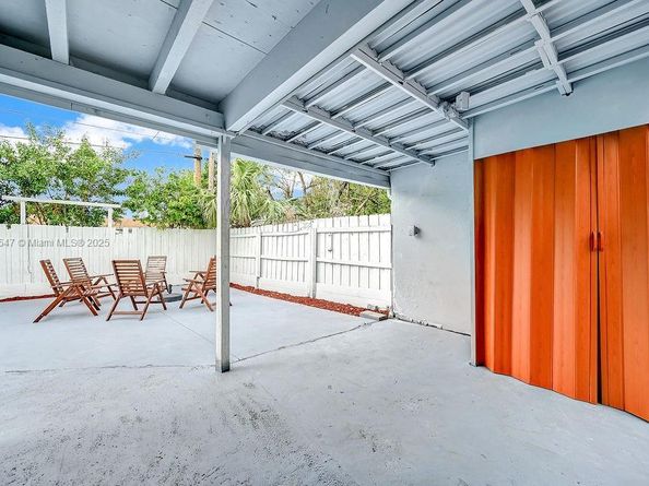 730 N 64th Ave, Hollywood FL 33024