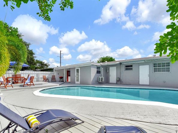 730 N 64th Ave, Hollywood FL 33024