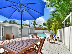 730 N 64th Ave, Hollywood FL 33024