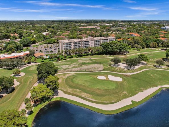250 Jacaranda Dr 206, Plantation FL 33324