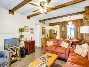250 Jacaranda Dr 206, Plantation FL 33324