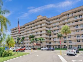 250 Jacaranda Dr 206, Plantation FL 33324