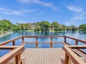 250 Jacaranda Dr 206, Plantation FL 33324