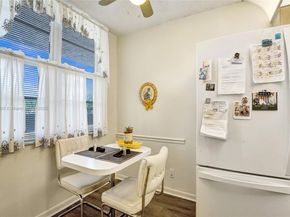 250 Jacaranda Dr 206, Plantation FL 33324