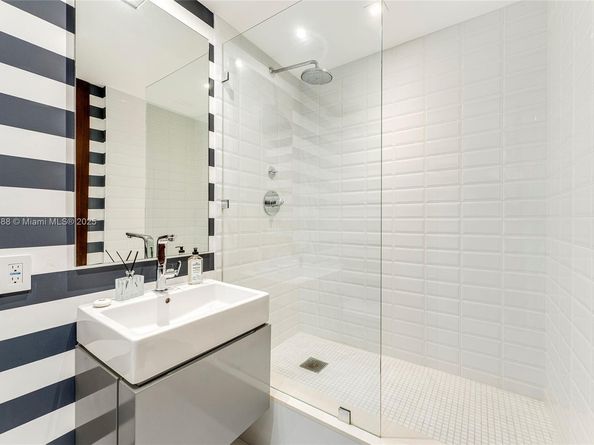 5344 Fisher Island Dr 5344, Miami FL 33109