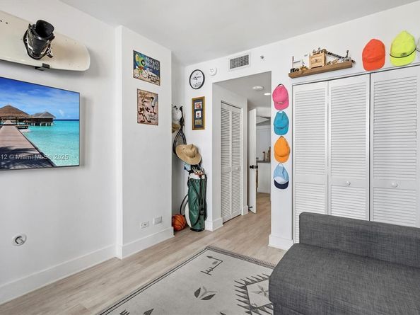 701 Brickell Key Blvd 1106, Miami FL 33131