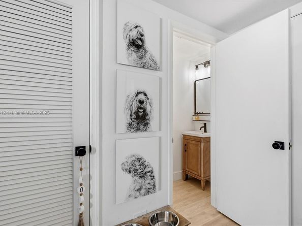 701 Brickell Key Blvd 1106, Miami FL 33131