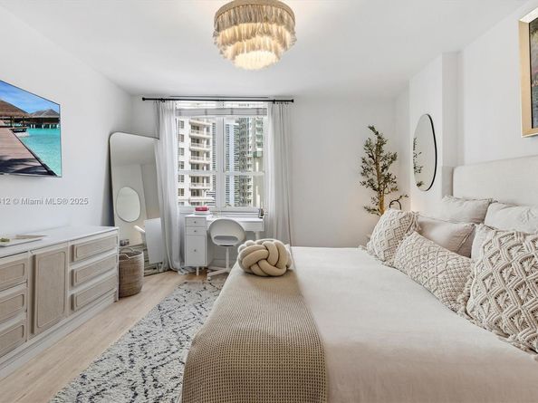 701 Brickell Key Blvd 1106, Miami FL 33131