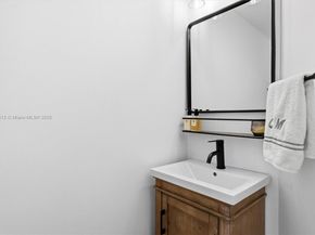 701 Brickell Key Blvd 1106, Miami FL 33131