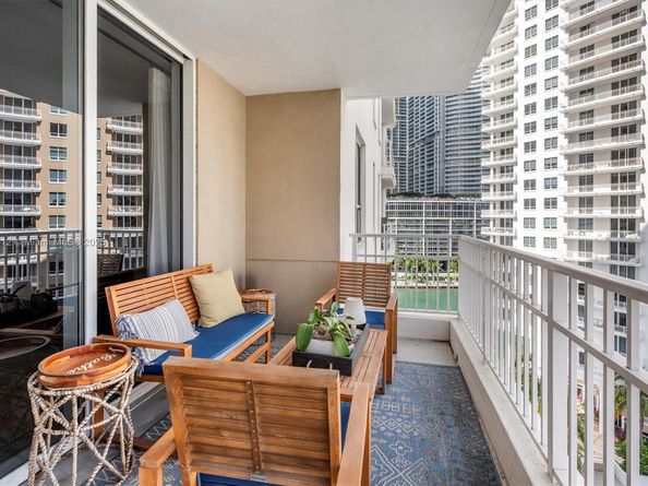 701 Brickell Key Blvd 1106, Miami FL 33131