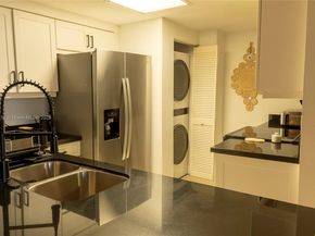 701 Brickell Key Blvd 1106, Miami FL 33131