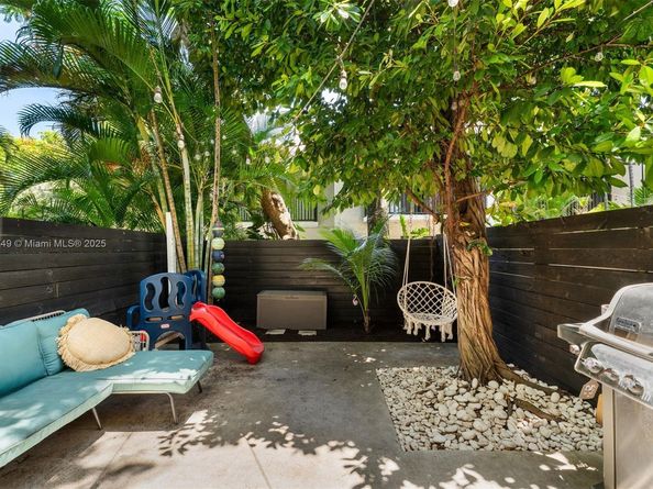 3214 W Trade Ave III5, Miami FL 33133