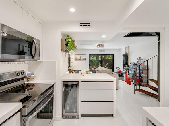 3214 W Trade Ave III5, Miami FL 33133