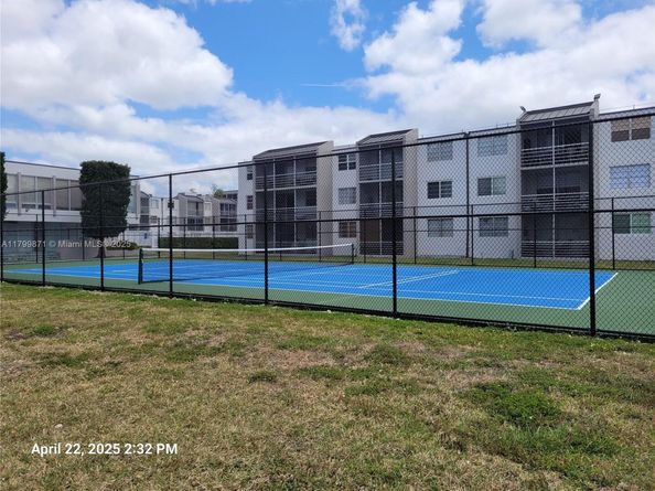 14140 SW 84th St 301H, Miami FL 33183