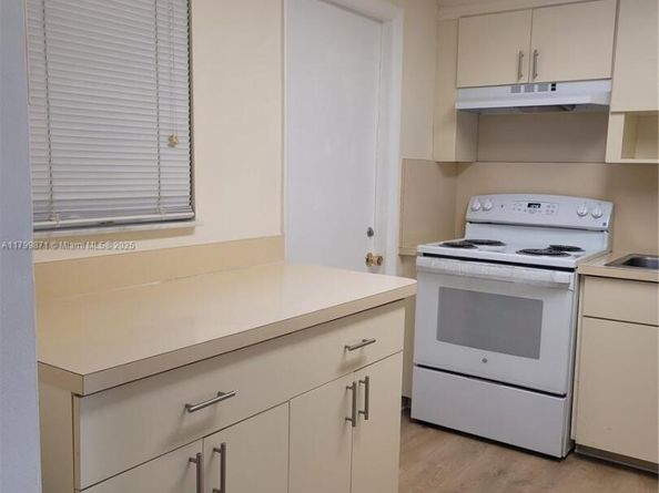 14140 SW 84th St 301H, Miami FL 33183